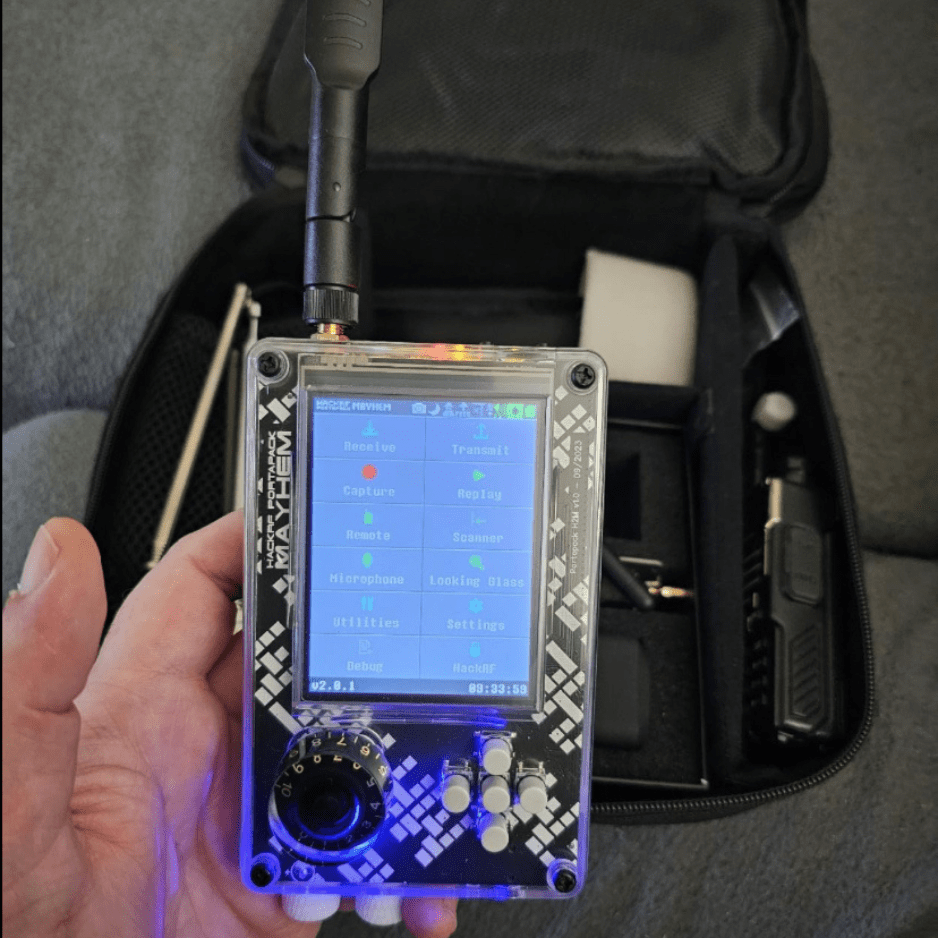 HackRF One avec PortaPack H2 - SDR portable puissant